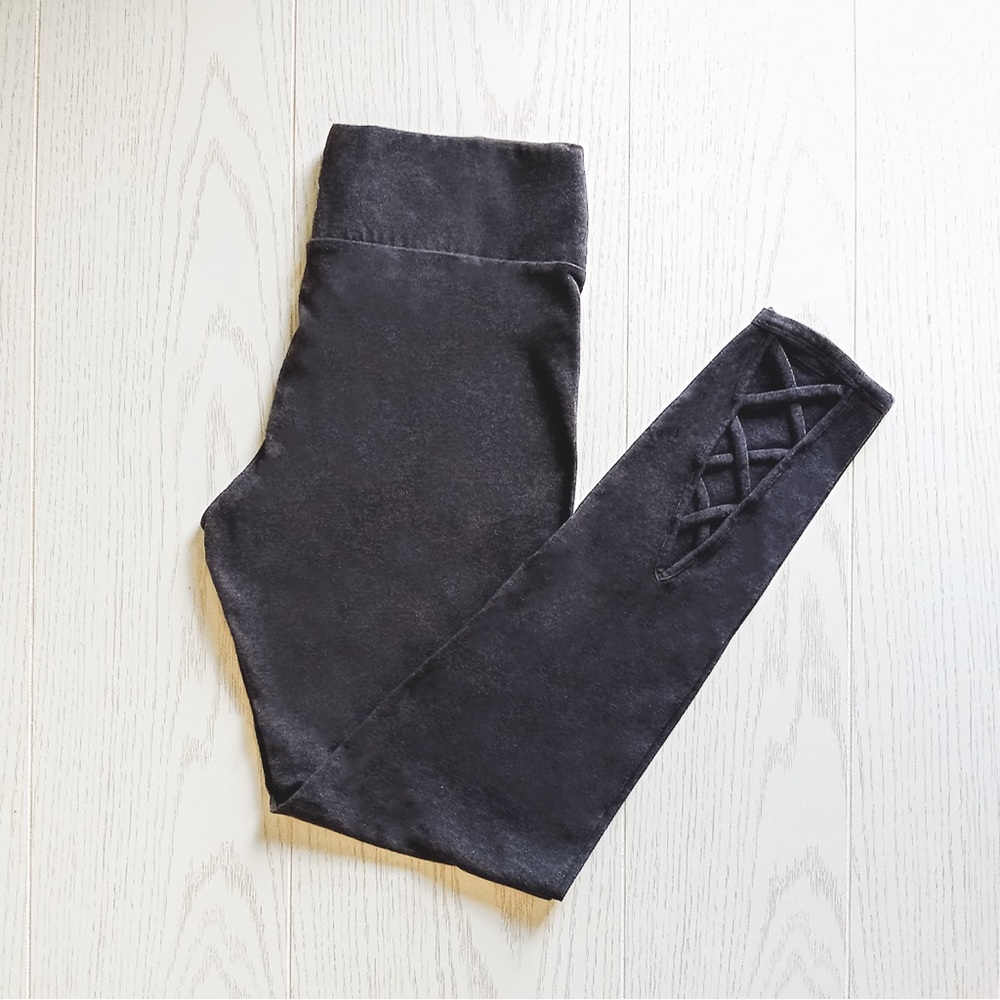 VS Dark Gray Leggings with Crisscross Detail